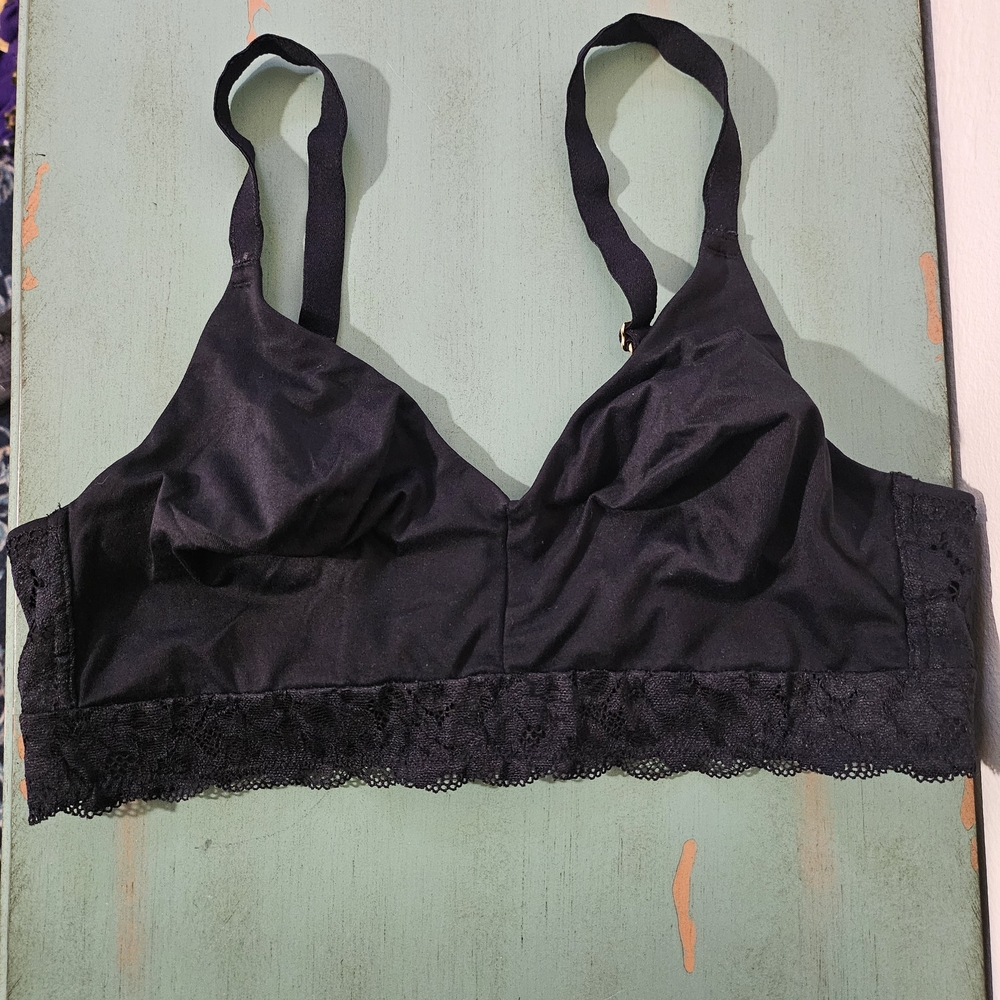 Soma Embraceable Wireless Unlined Lace Trim Bra